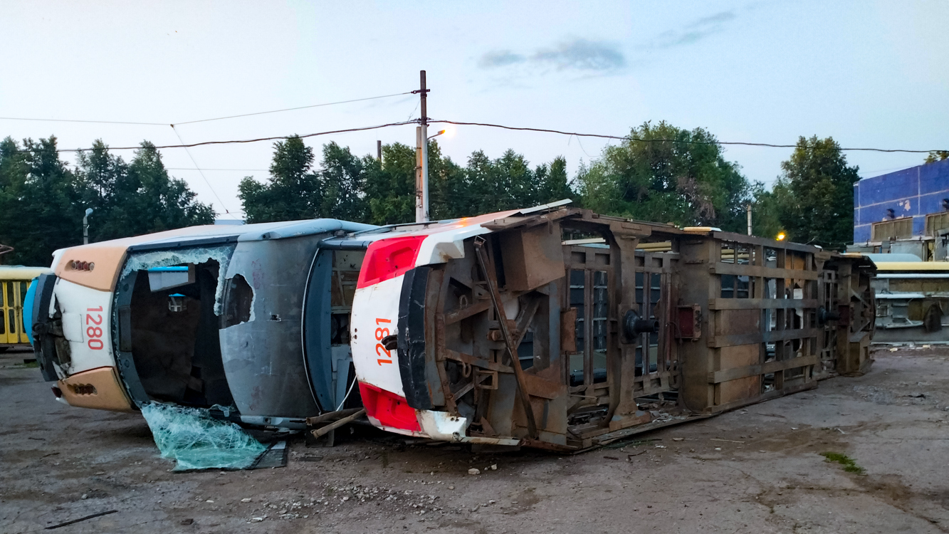 Ульяновск, 71-153.3 (ЛМ-2008) № 1280; Ульяновск, 71-153.3 (ЛМ-2008) № 1281