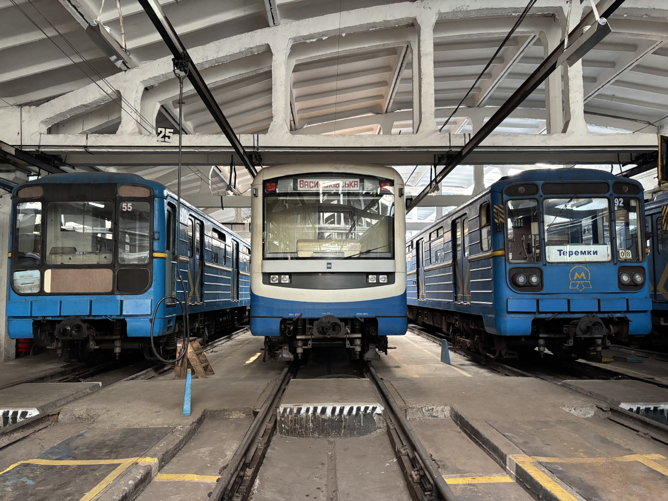 Киев, 81-717 (ММЗ) № 9075; Киев, 81-553.1 «Славутич» № 10247; Киев, 81-717 (ЛВЗ) № 8430