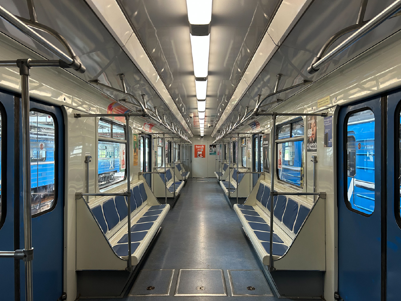 Екатеринбург, 81-717.5 (ЛВЗ/ВМ) № 8915