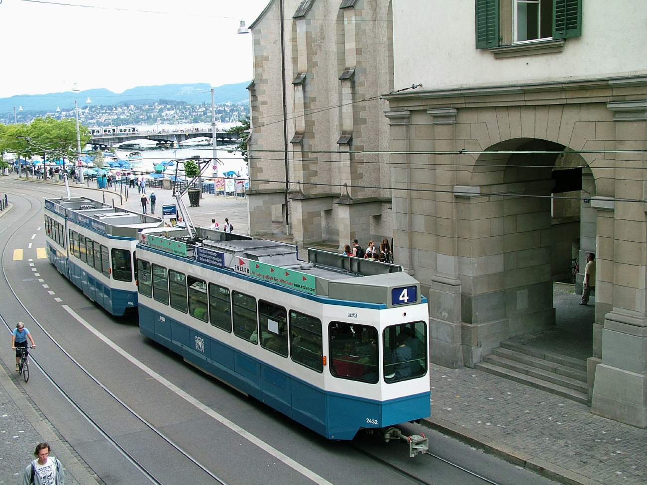 Zurich, SWP/SIG/ABB Be 2/4 "Tram 2000 Pony" N°. 2432