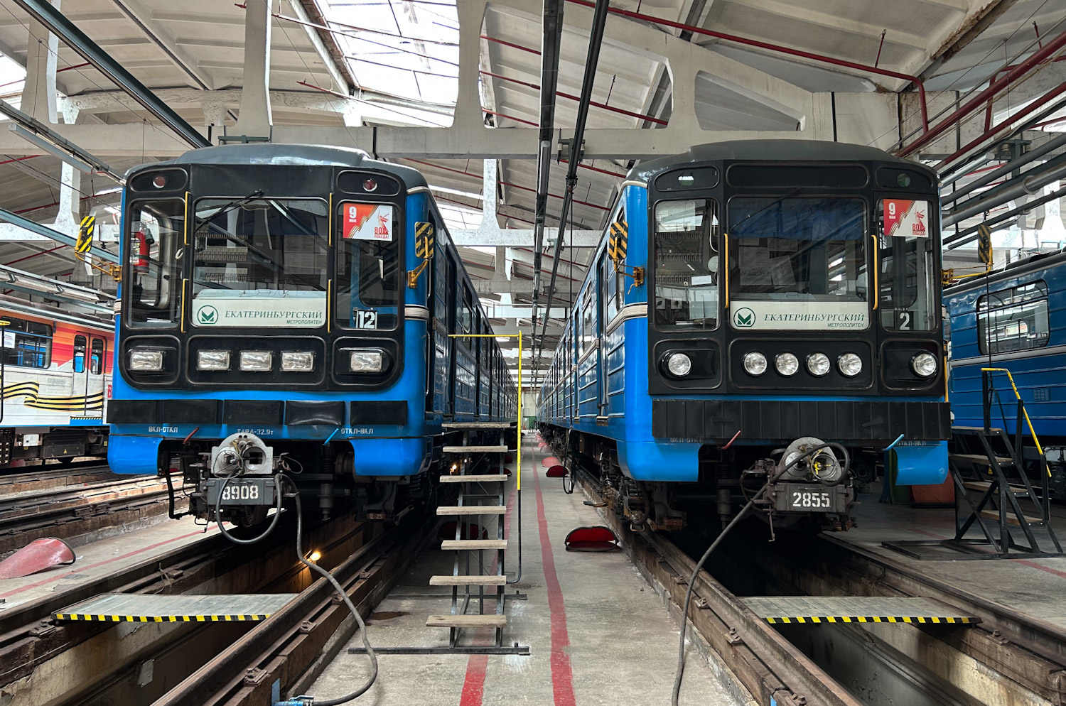 Екатеринбург, 81-717.5 (ЛВЗ/ВМ) № 8908; Екатеринбург, 81-717.5М (ОЭВРЗ) № 2855; Екатеринбург — Метрополитен — Электродепо