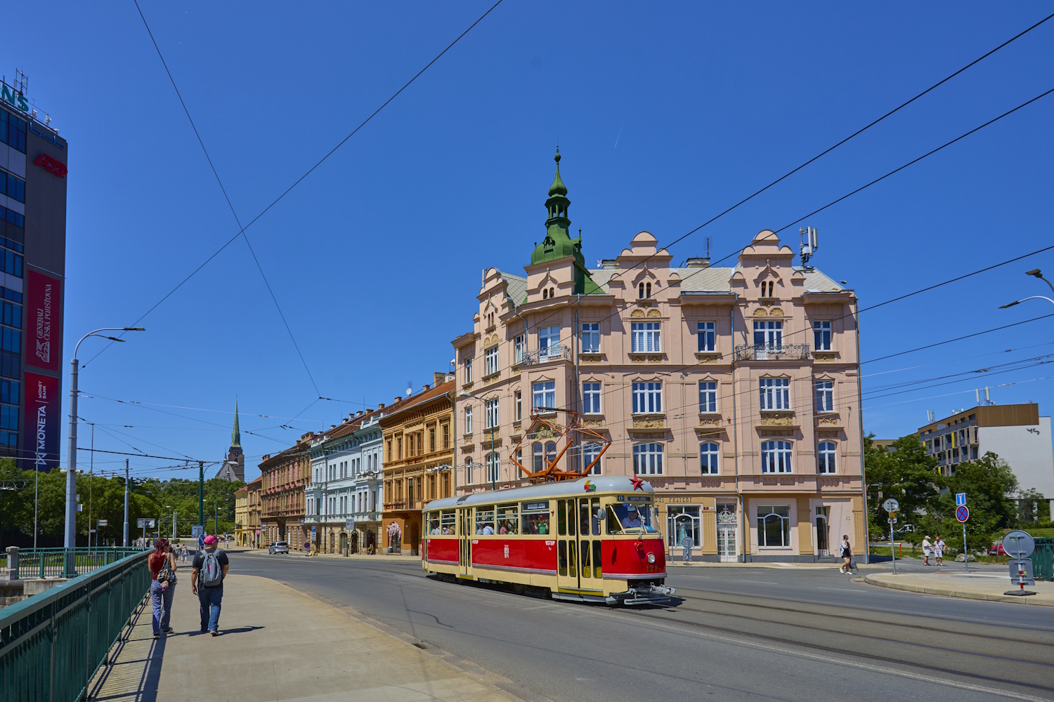 Плзень, Tatra T1 № 121; Плзень — Празднование истории трамвайного транспорта — прощание с трамваями K3R-NT и T3R-P, 70 лет эксплуатации трамваев T1 и 65 лет эксплуатации трамваев T2 Плзень, Tatra T1 № 121; Плзень — Празднование истории трамвайного транспорта — прощание с трамваями K3R-NT и T3R-P, 70 лет эксплуатации трамваев T1 и 65 лет эксплуатации трамваев T2