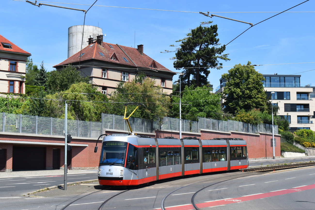 Prague, Škoda 14T Elektra N°. 9148