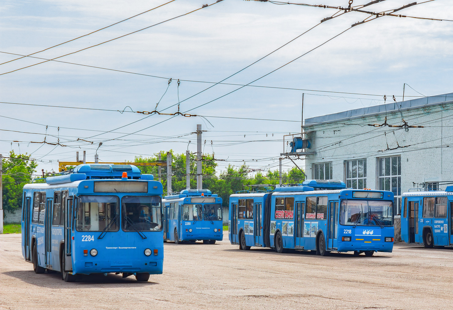Стерлитамак, БТЗ-5276-04 № 2284; Стерлитамак, ЗиУ-6205М № 2218