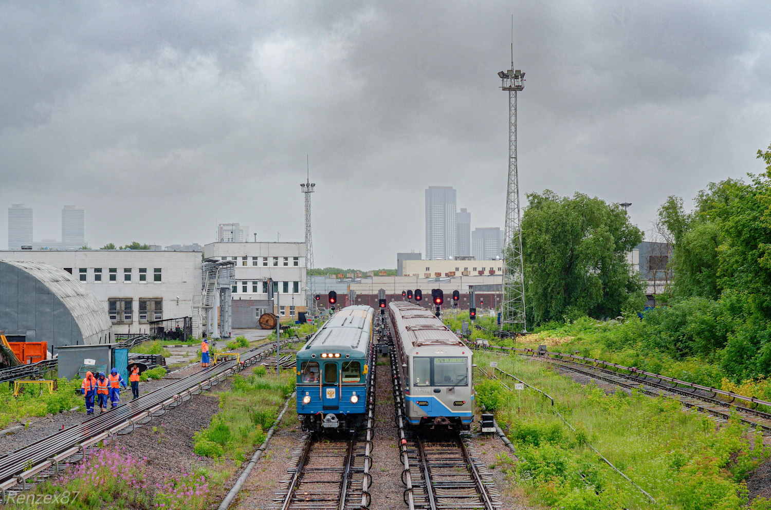 Москва, Еж3 № 5824; Москва, 81-760 № 37208