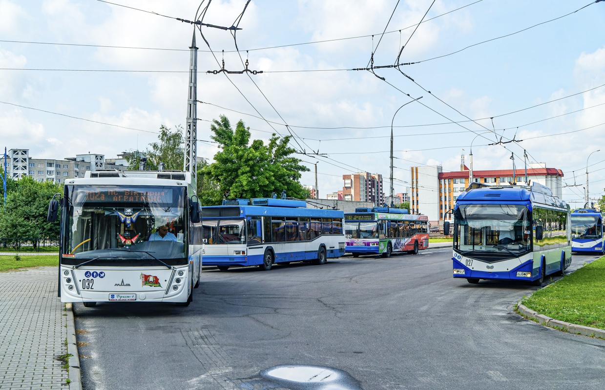Брест, МАЗ-203Т70 № 032; Брест, БКМ 321 № 027