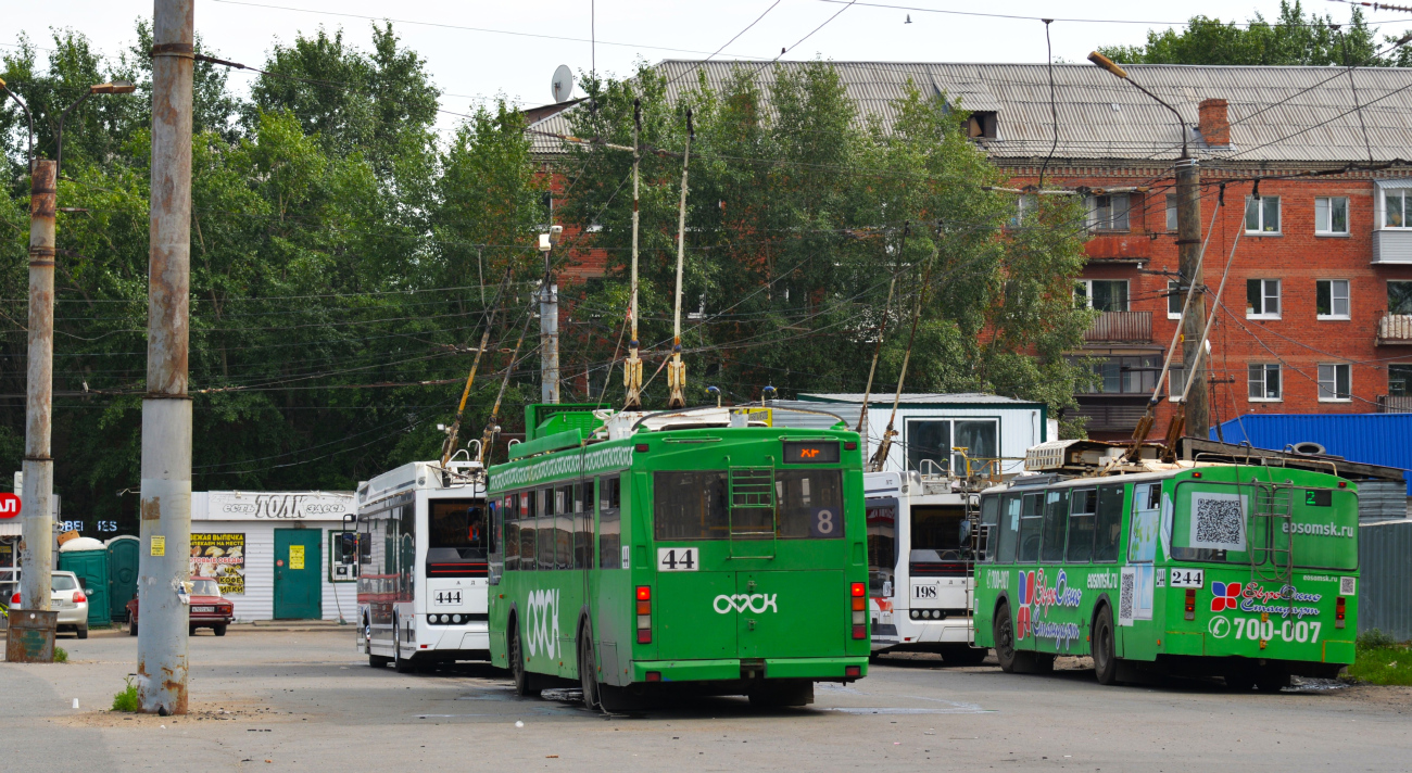 Omsk, Trolza-5275.03 “Optima” Nr 44; Omsk, AKSM-101A KVR Omsk Nr 244 Omsk, Trolza-5275.03 “Optima” Nr 44; Omsk, AKSM-101A KVR Omsk Nr 244