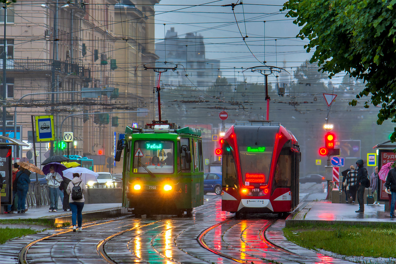 Санкт-Петербург, ПС70 № 7702; Санкт-Петербург, 71-923М «Богатырь-М» № 7878