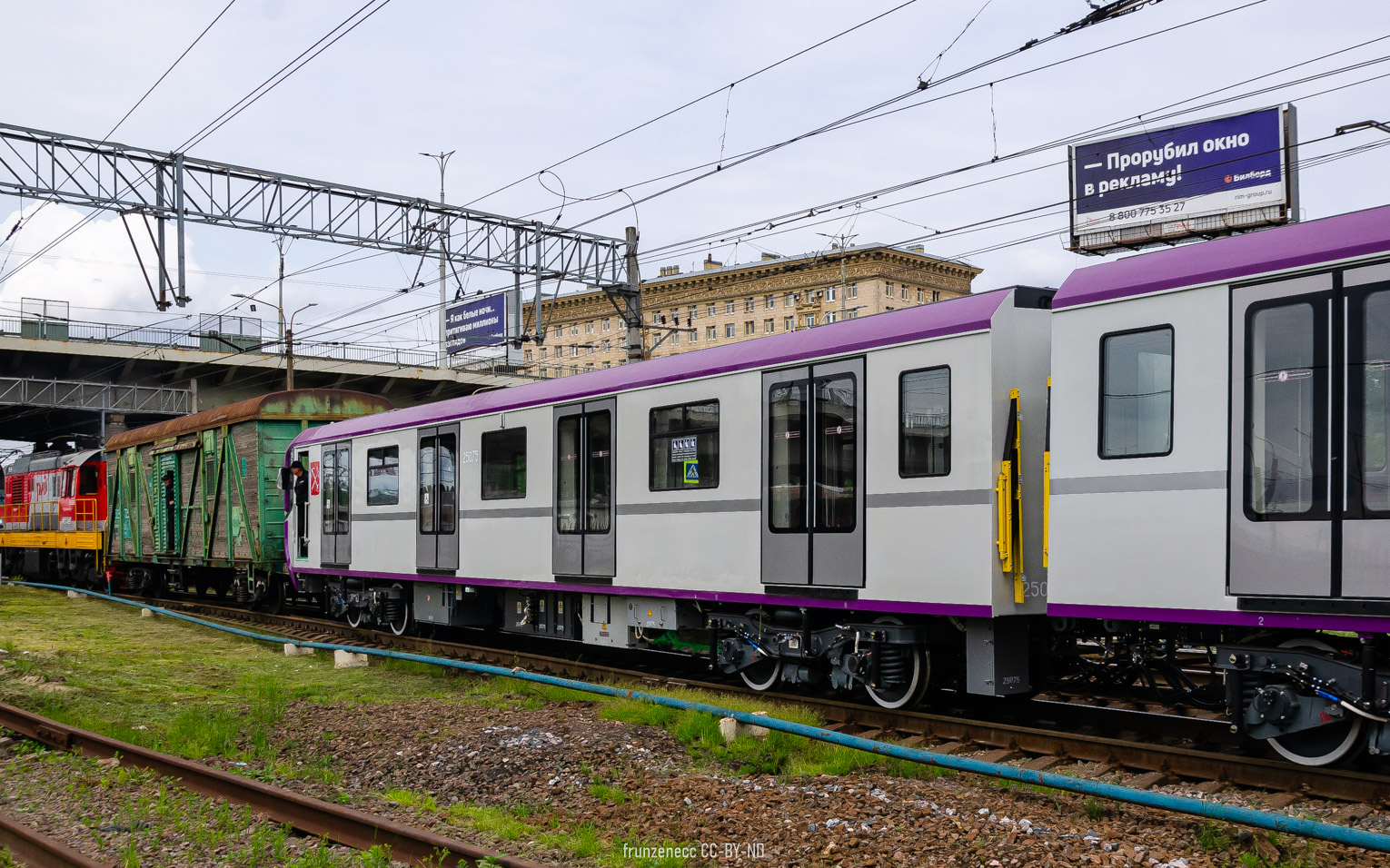 Sankt Petersburg, 81-725.2 "Baltiets" Nr 25075; Sankt Petersburg — Metro — Transport of subway cars by railway