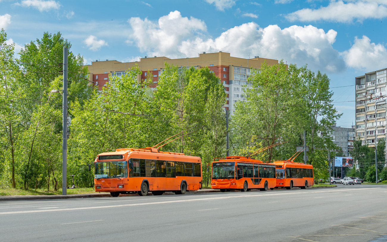 Nizhny Novgorod, BKM 321 № 3211; Nizhny Novgorod, VMZ-5298.01 “Avangard” № 3911