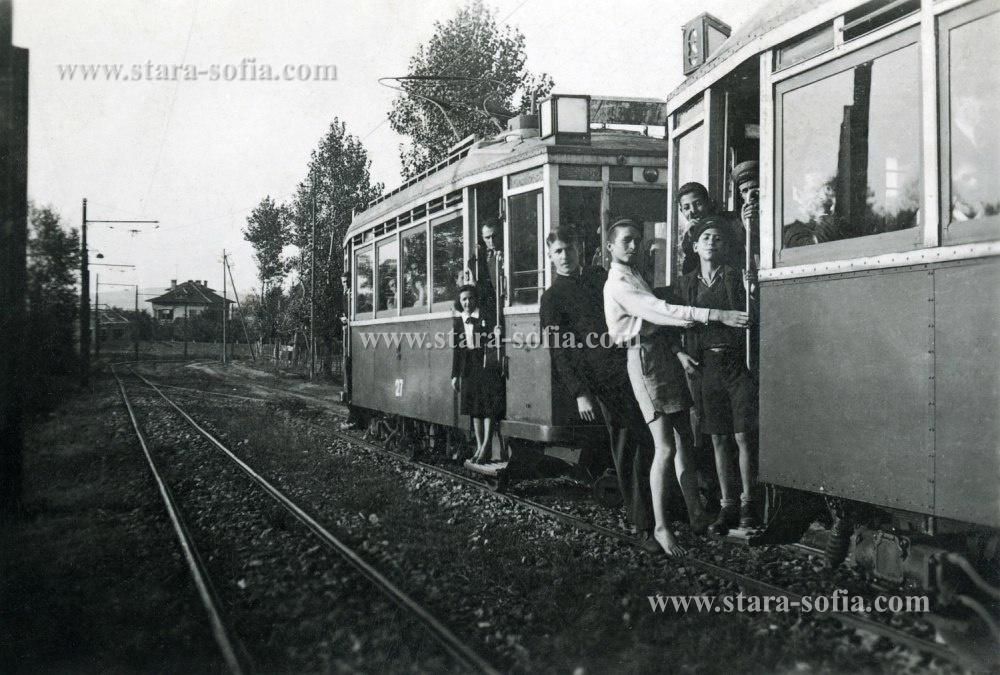 София, Siemens № 27; София — Исторически снимки — Трамвайна инфраструктура (1901–1942); София — Исторически снимки — Трамвайни мотриси (1901–1942)