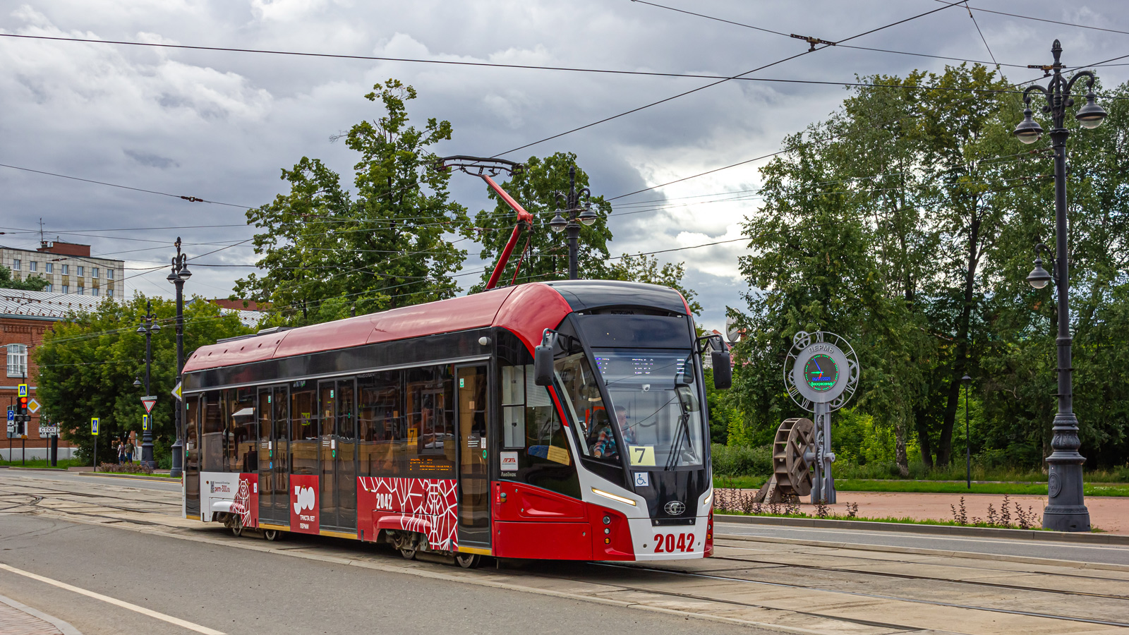 Пермь, 71-911ЕМ «Львёнок» № 2042