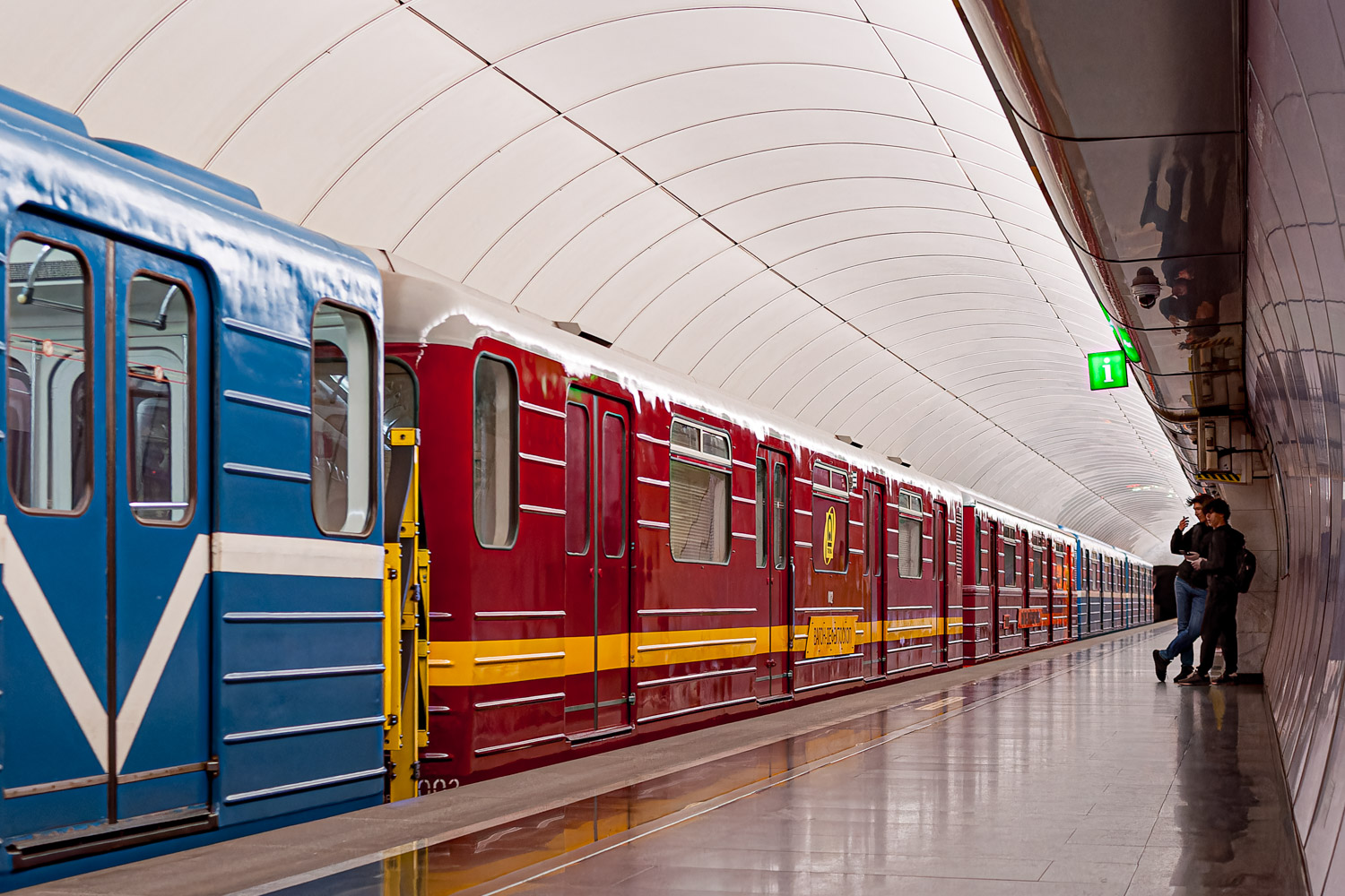 Sanktpēterburga, 81-714.6D № 002