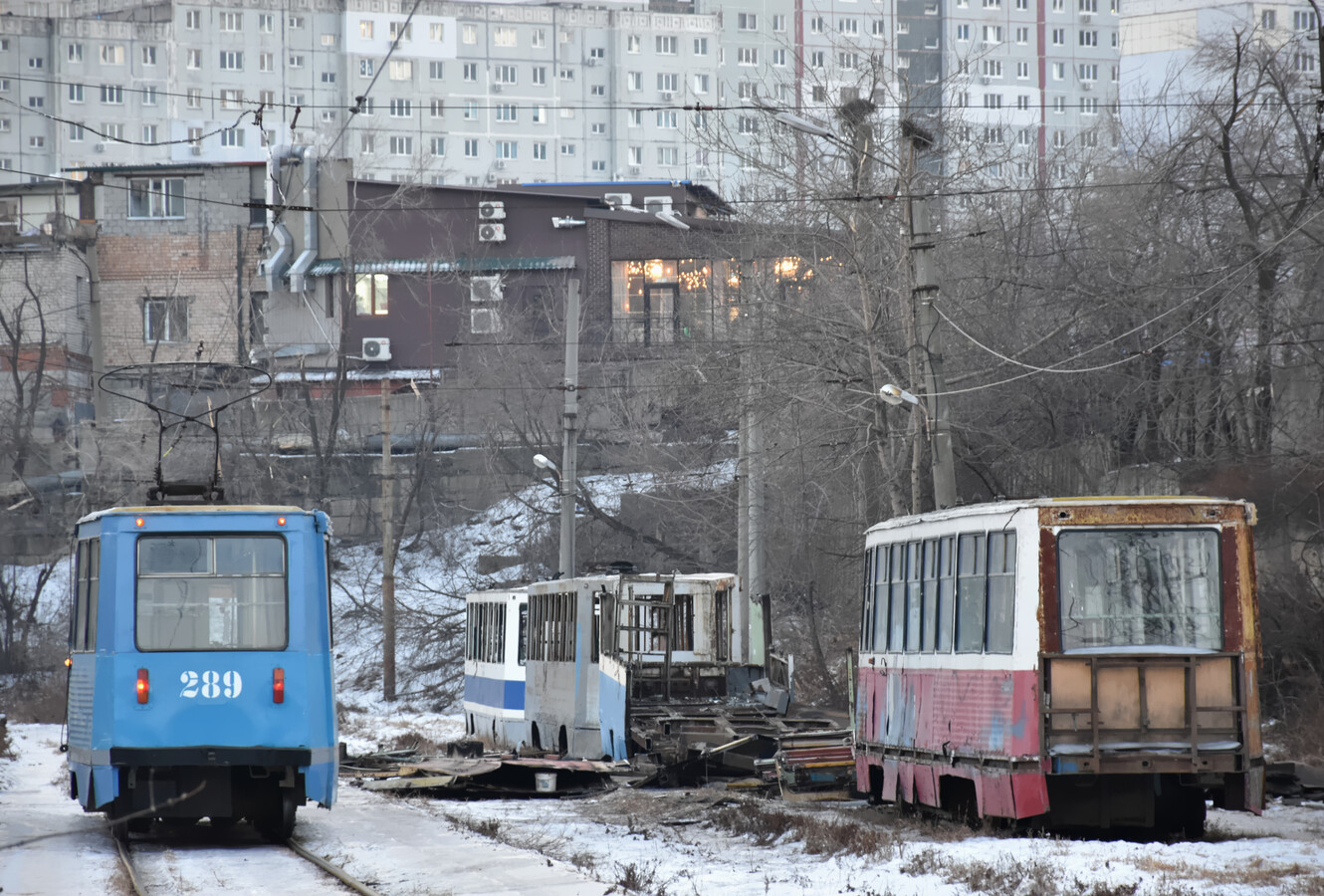 Владивосток, 71-605А № 289; Владивосток, 71-605 (КТМ-5М3) № 295 Владивосток, 71-605А № 289; Владивосток, 71-605 (КТМ-5М3) № 295