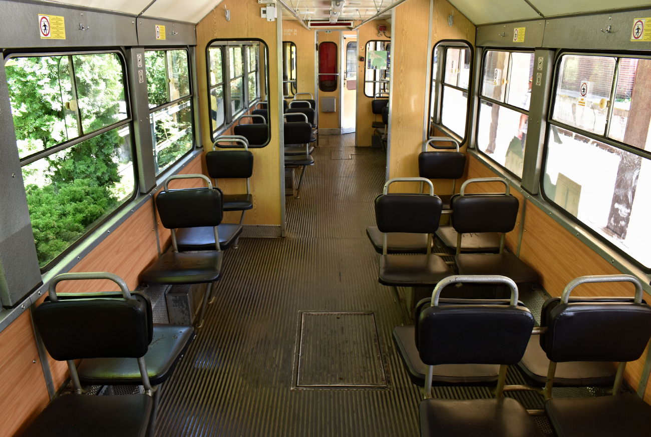 Тренчьянска Тепла, Vagónka Studénka EMU 46.1 № 411.901-2