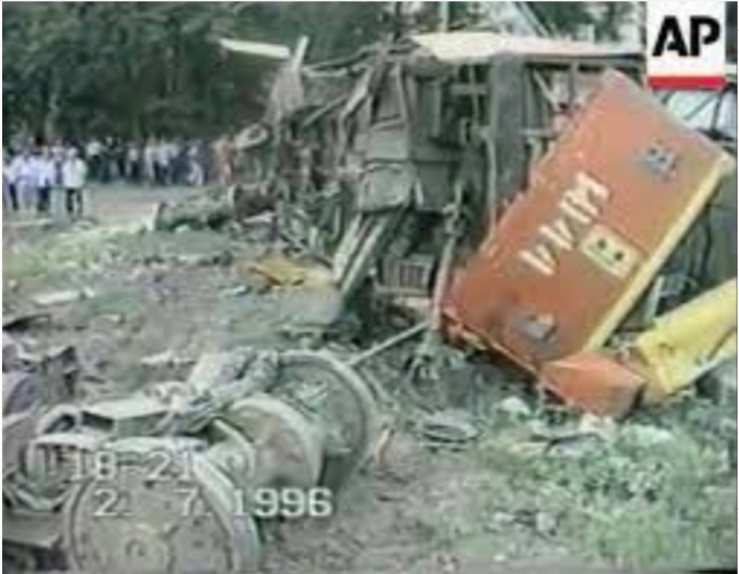 Каменское, 71-605А № 1044; Каменское — Трамвайная авария 02.07.1996