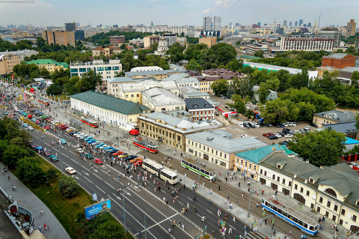 Москва — Виды с высоты; Москва — День Московского транспорта — 2025 (ночные репетиции парада трамваев 05.07.2025 и 10.07.2025, парад и выставка трамваев 12.07.2025); Москва — Трамвайные линии: ЦАО