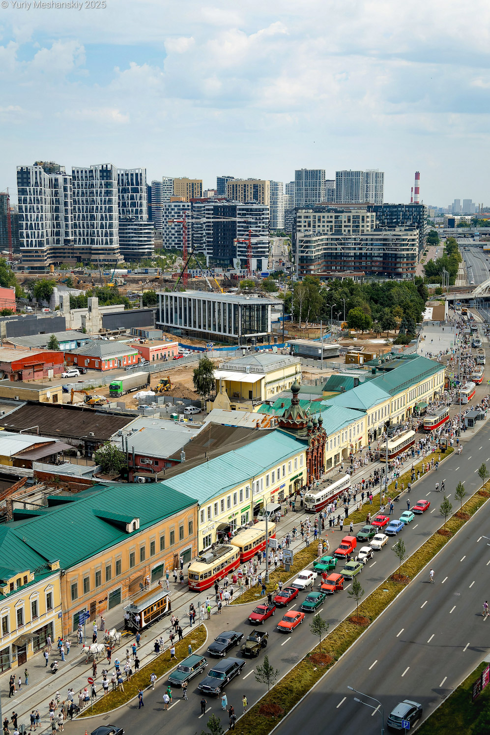 Москва — Виды с высоты; Москва — День Московского транспорта — 2025 (ночные репетиции парада трамваев 05.07.2025 и 10.07.2025, парад и выставка трамваев 12.07.2025); Москва — Трамвайные линии: ЦАО; Транспорт и животные