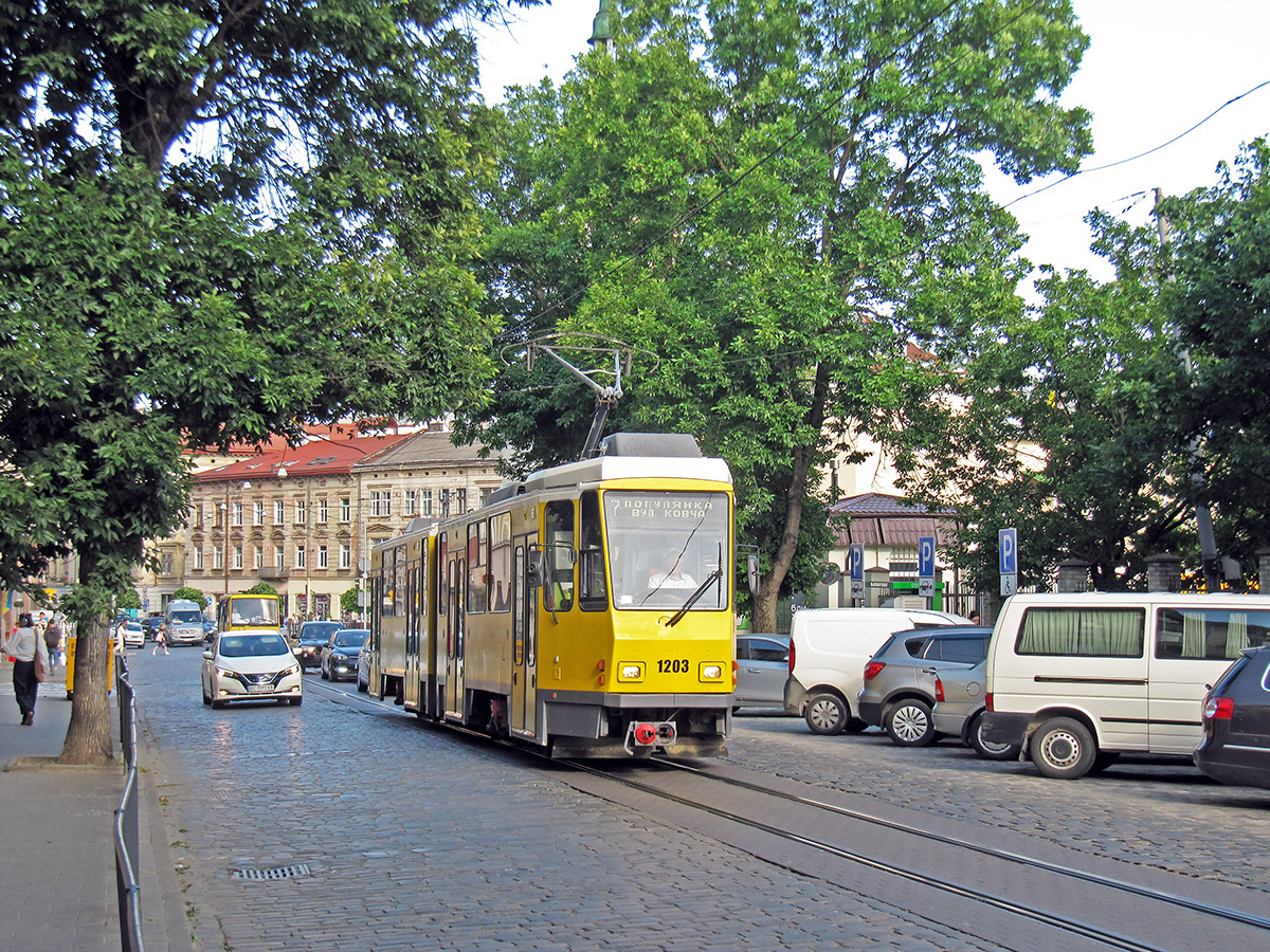 Львов, Tatra KT4DM № 1203