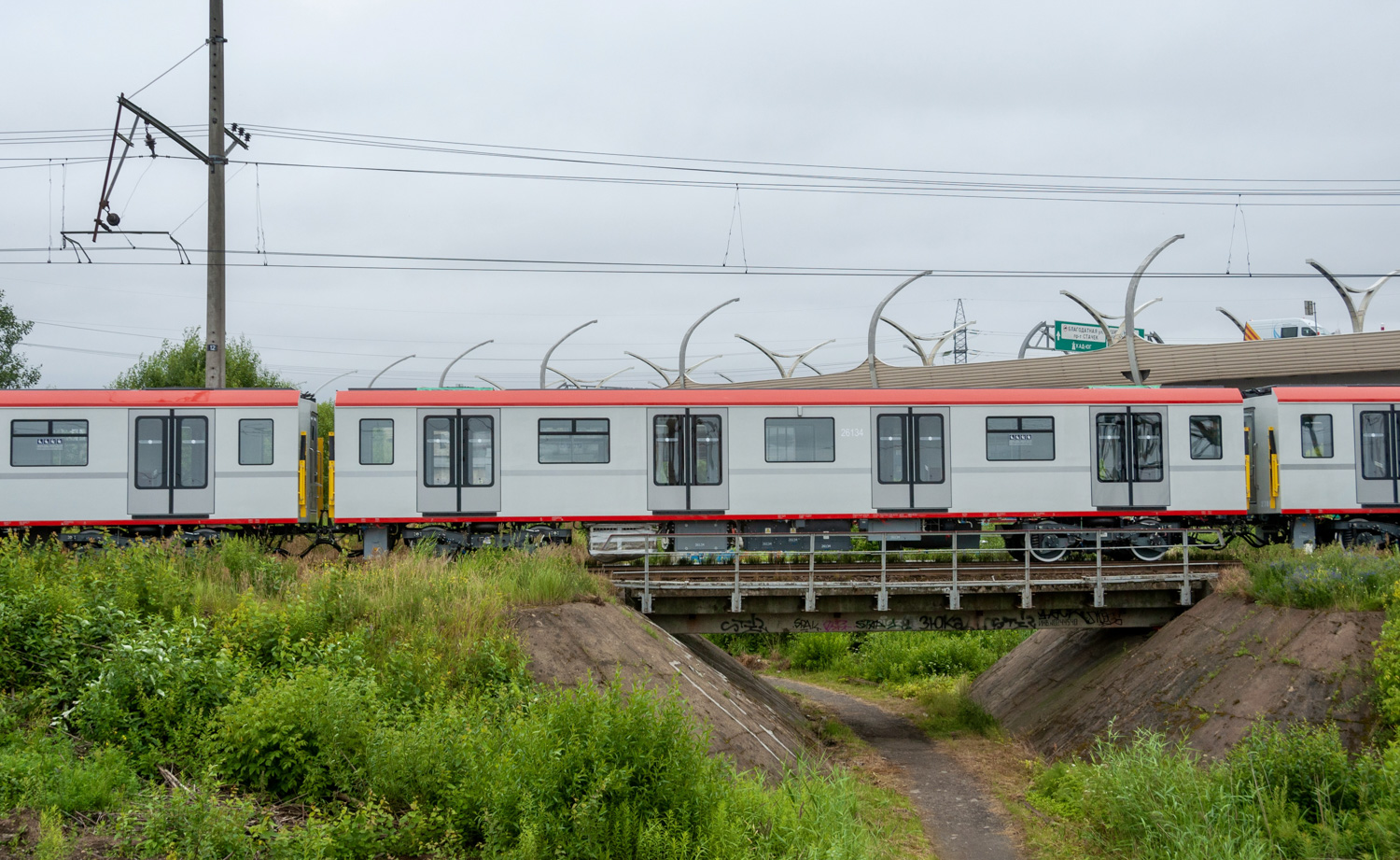 Sankt-Peterburg, 81-726.1 "Baltiets" (OEVRZ) № 26134; Sankt-Peterburg — Metro — Transport of subway cars by railway