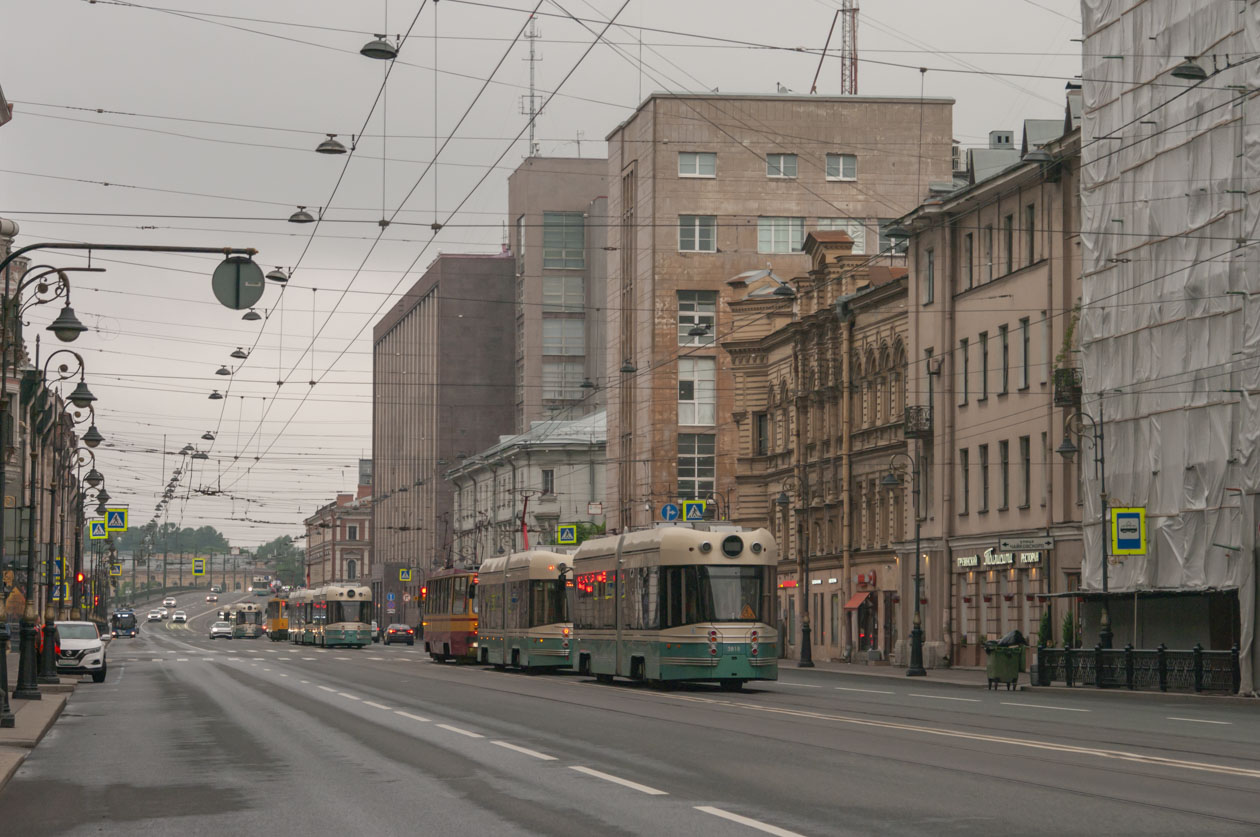 Санкт-Петербург, 71-421Р-01 «Довлатов» № 3818; Санкт-Петербург — Происшествия