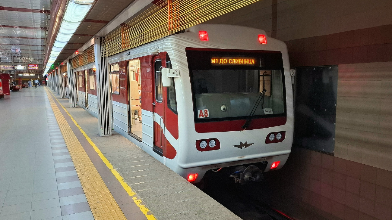 София, 81-717.4К № 1023