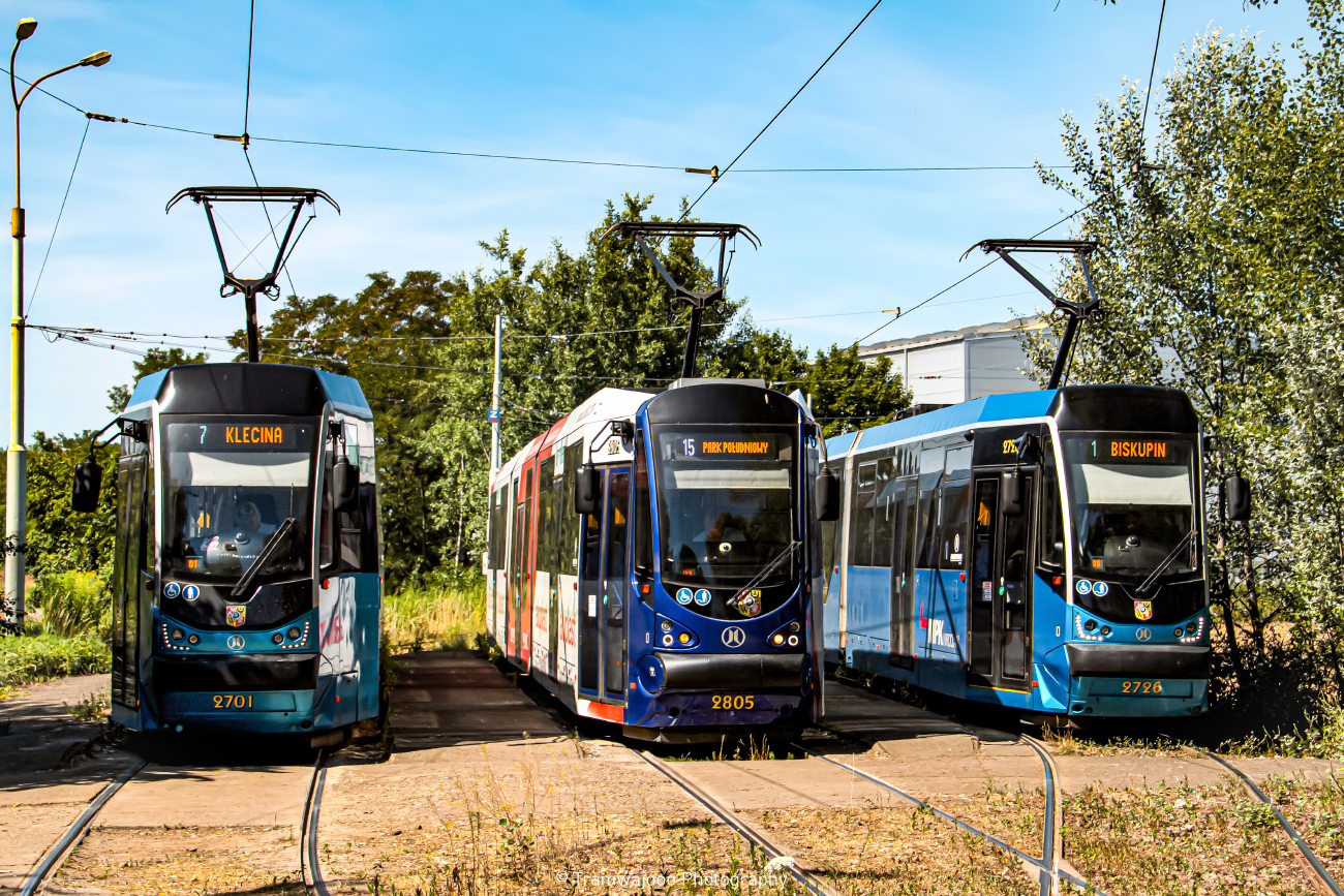 Вроцлав, Modertrans Moderus Beta 205WrAs-MF 17 AC № 2701; Вроцлав, Modertrans Moderus Beta MF 19 AC № 2805