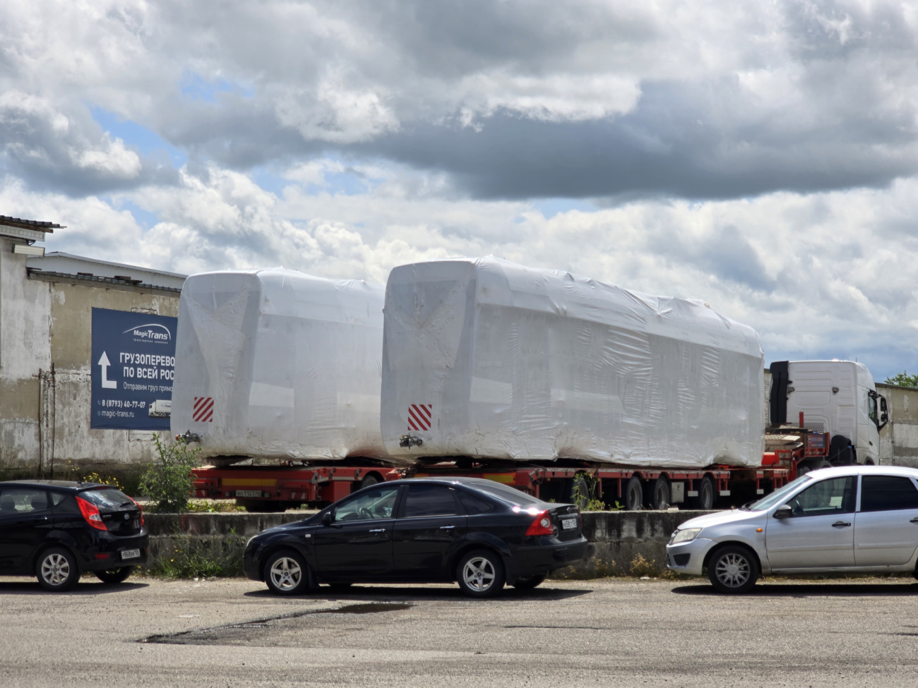 Пятигорск, 71-411 № 302; Пятигорск, 71-411 № 303; Пятигорск — Разные фотографии Пятигорск, 71-411 № 302; Пятигорск, 71-411 № 303; Пятигорск — Разные фотографии