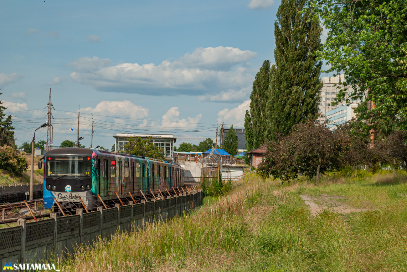 Киев, Е-КМ-Гб (81-7080) № 5369; Киев — Метрополитен — Подвижной состав — Е-КМ*; Киев — Метрополитен — Святошинско-Броварская линия
