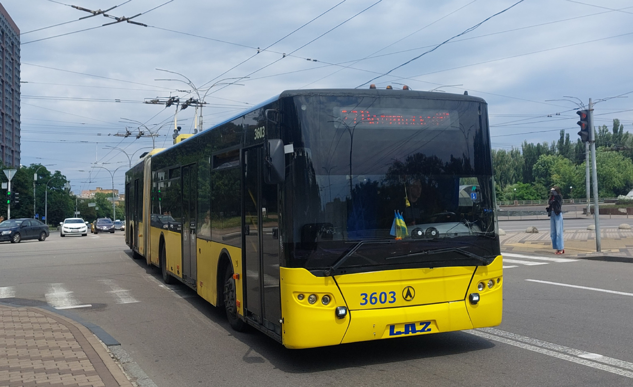 Kyjev, LAZ E301D1 č. 3603