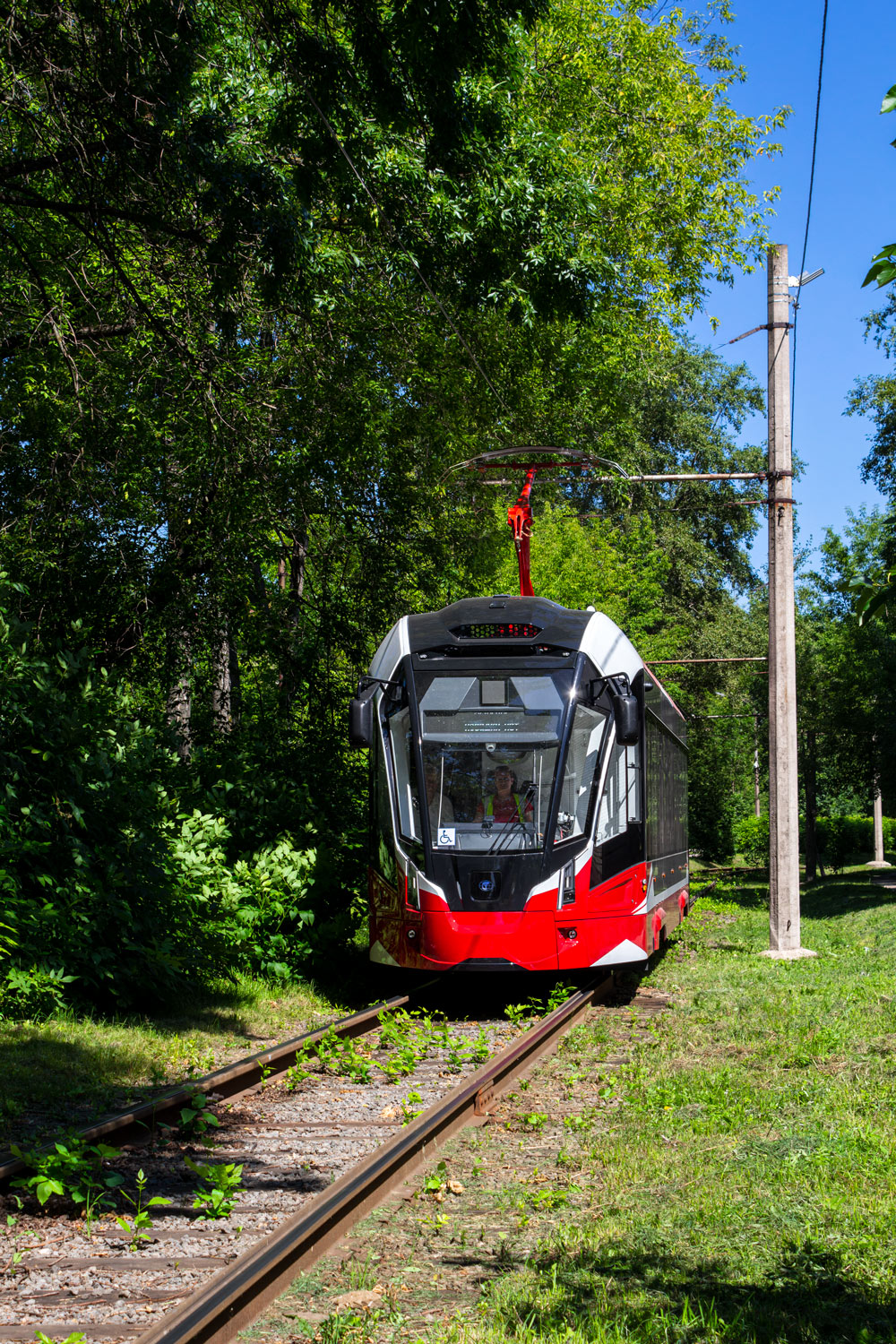 Череповец, 71-911ЕМ «Львёнок» № 195; Череповец — Трамваи без номеров (новые вагоны)