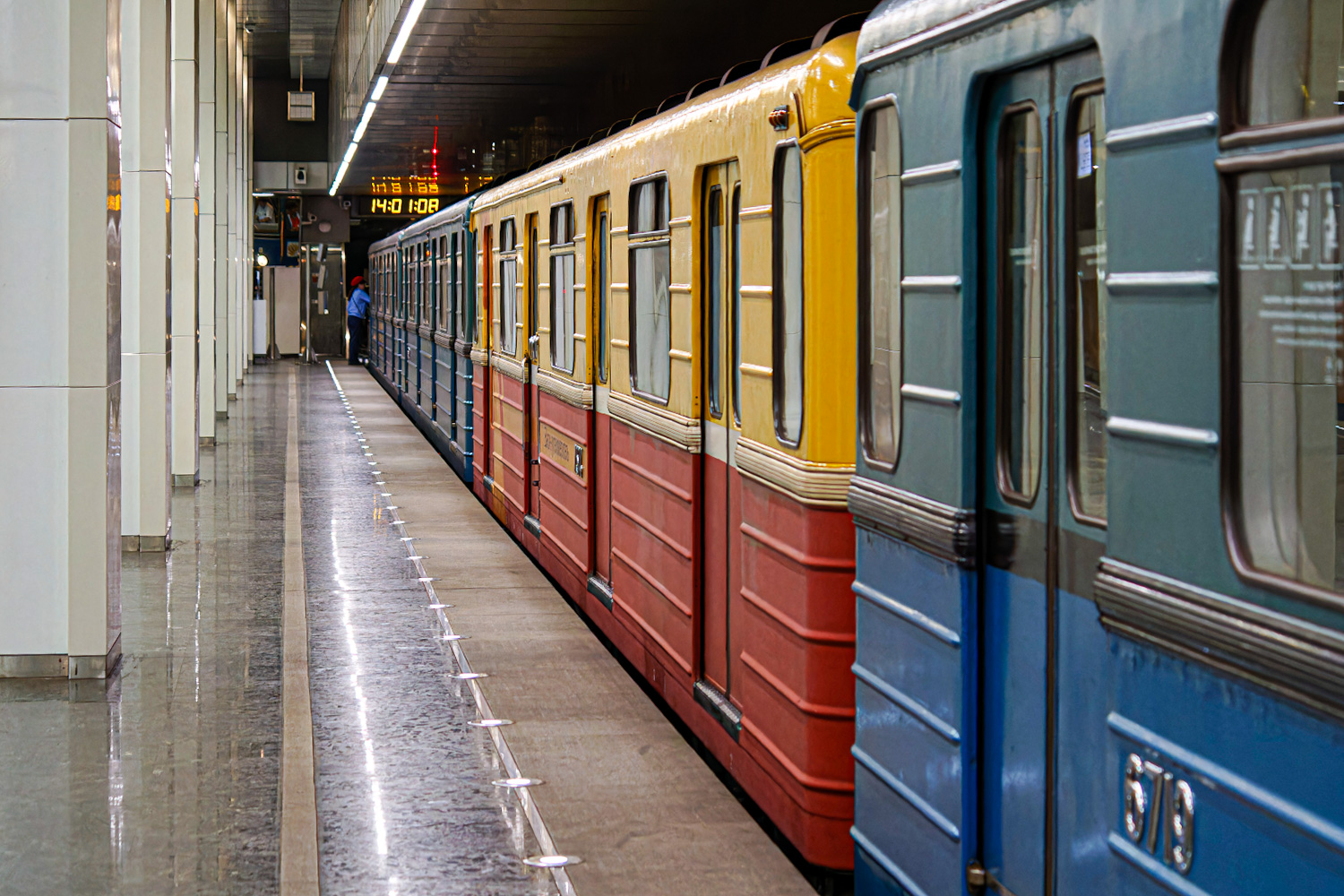 Москва, 81-714 (ЛВЗ) № 7374