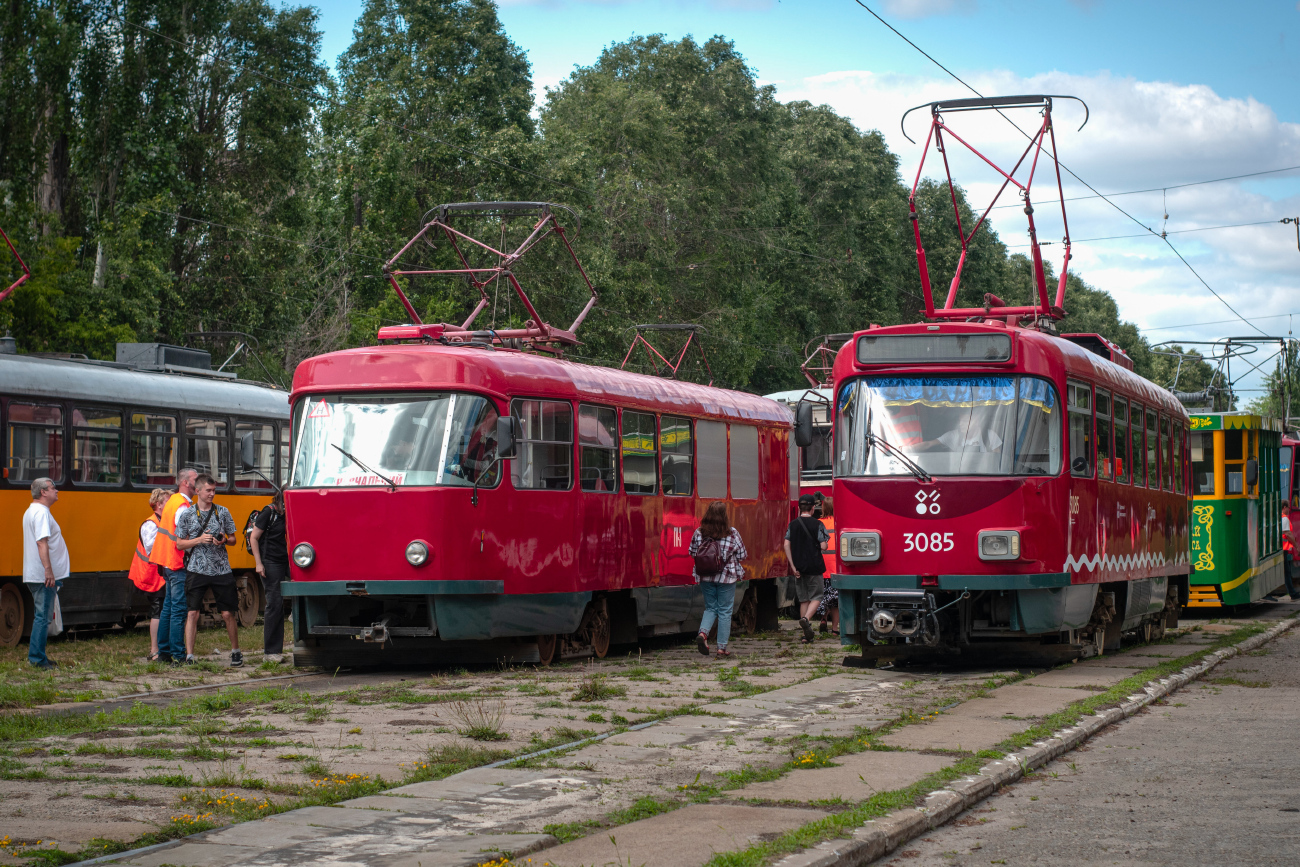 Днепр, Tatra T3SU (двухдверная) № ГИ-3; Днепр, Tatra T4D-M1 № 3085