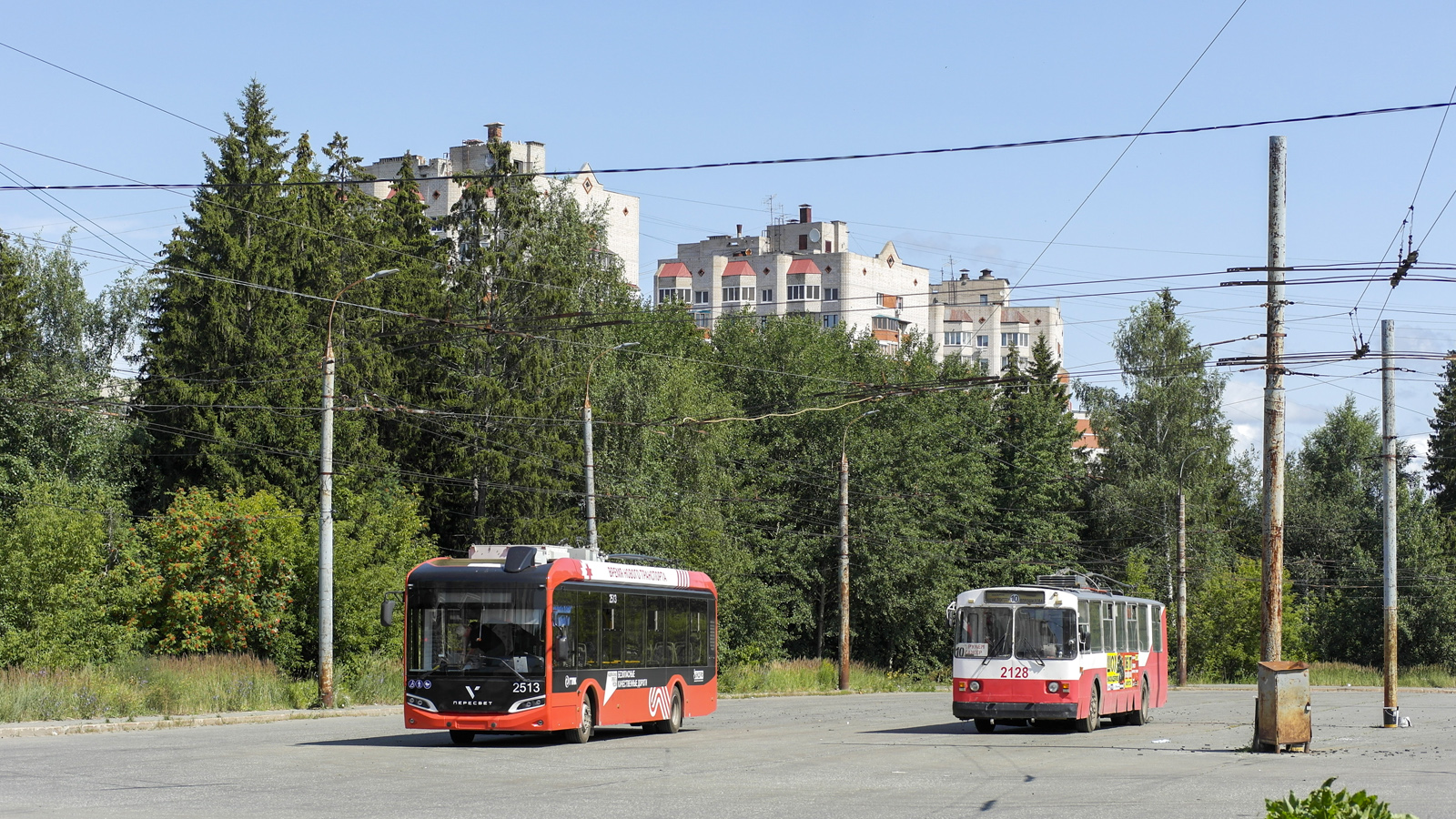 Ижевск, Volgabus-5270T «Пересвет» № 2513; Ижевск, ЗиУ-682Г [Г00] № 2128