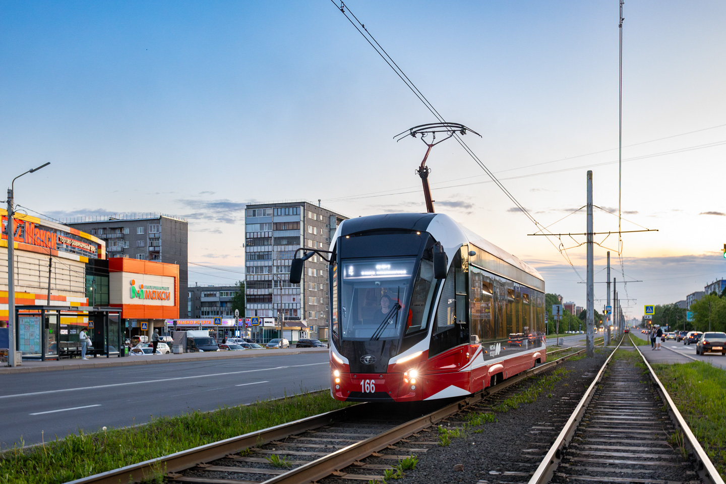 Череповец, 71-911ЕМ «Львёнок» № 166