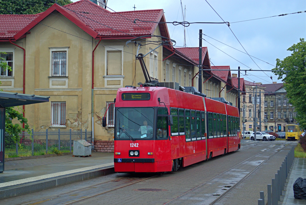 Львов, ACMV/ABB/Duewag Be 4/8 № 1242