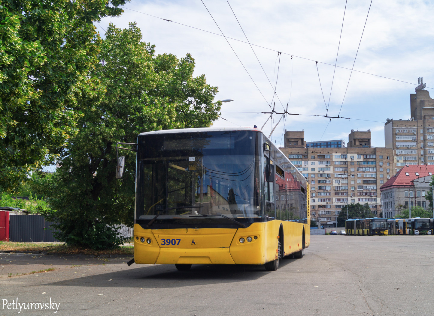 Киев, ЛАЗ E183D1 № 3907 Киев, ЛАЗ E183D1 № 3907