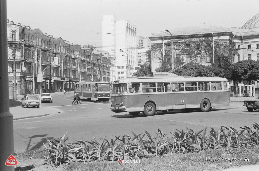 Киев, Tatra T6B5SU № 317; Киев, Škoda 9TrH25 № 1640; Киев — Исторические фотографии