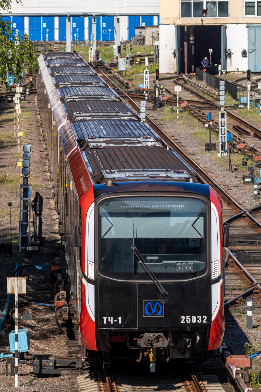 Санкт-Петербург, 81-725.1  «Балтиец» № 25032