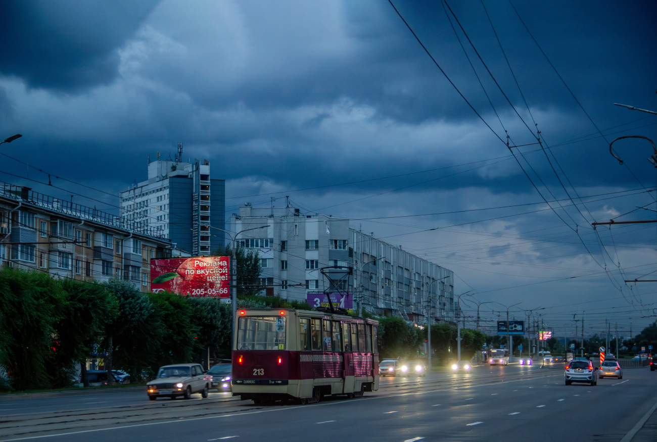 Красноярск, 71-605 (КТМ-5М3) № 213; Красноярск — Вечерние фотографии