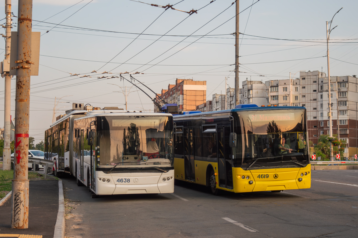 Киев, ЛАЗ E301D1 № 4638; Киев, ЛАЗ E301D1 № 4619