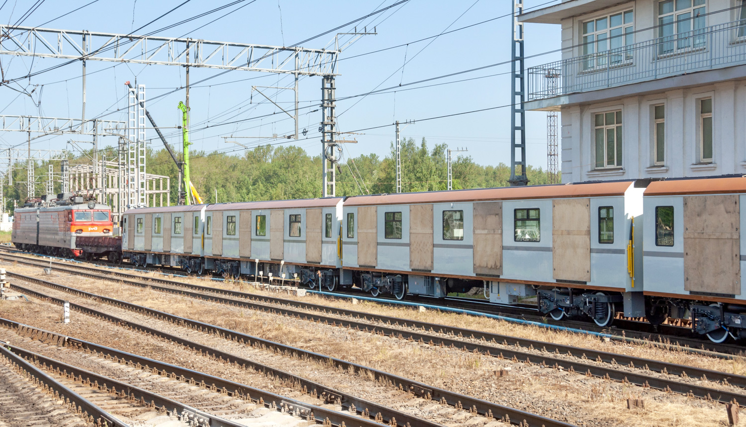 Saint-Petersburg, 81-727.1 "Baltiets" č. 27077; Saint-Petersburg — Metro — Transport of subway cars by railway