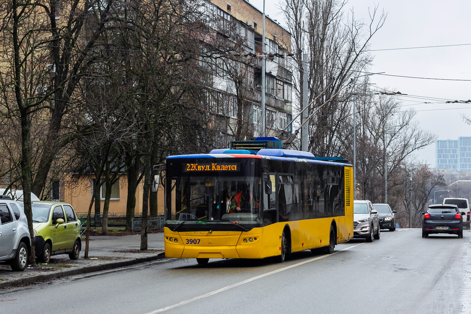 Kyiv, LAZ E183D1 # 3907 Kyiv, LAZ E183D1 # 3907