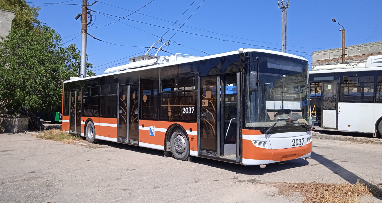 Севастополь, ЛАЗ E183A1 № 2037