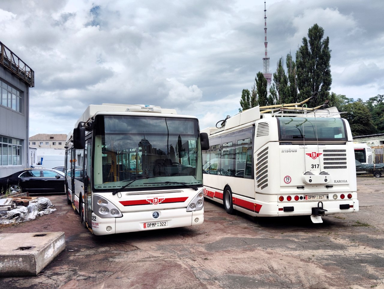 Киев, Škoda 24Tr Irisbus Citelis № (322); Киев, Škoda 24Tr Irisbus Citelis № (317)