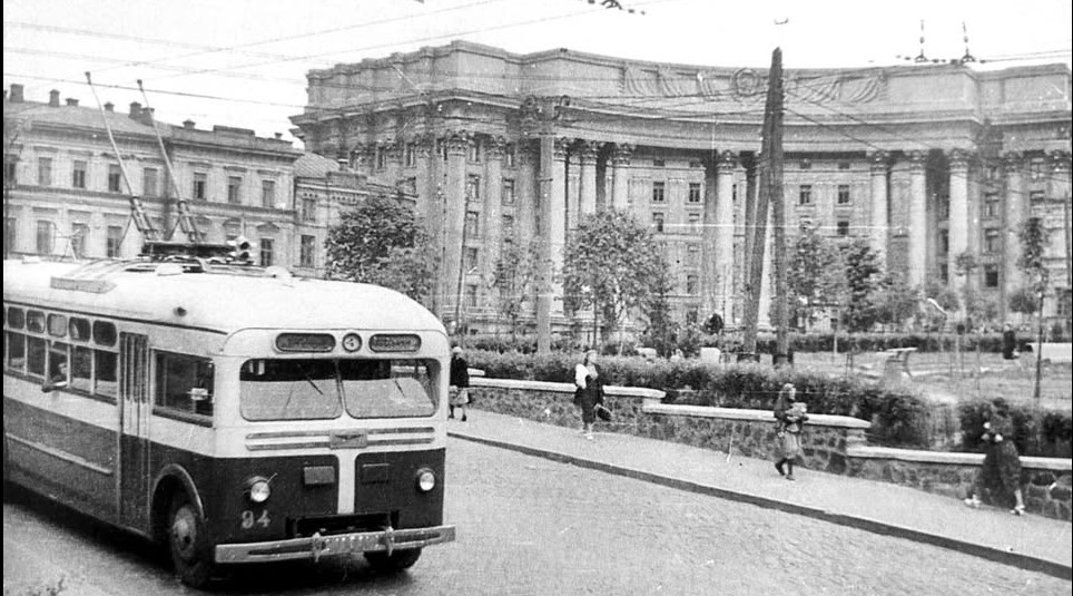 Киев, МТБ-82Д № 94; Киев — Исторические фотографии