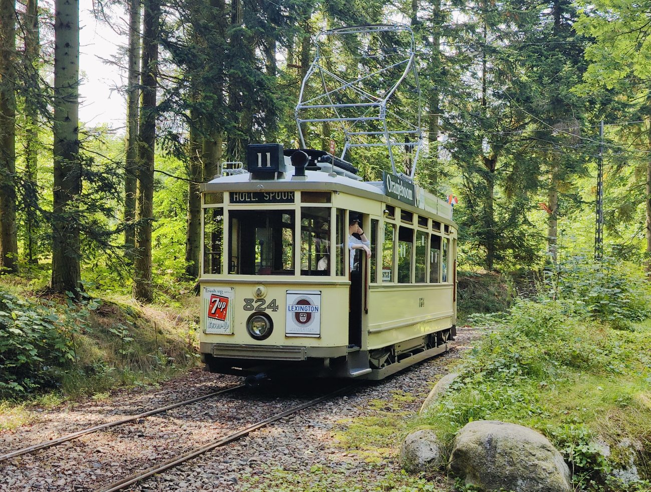 Skjoldenæsholm, Nivelles 2-axle motor car № 824