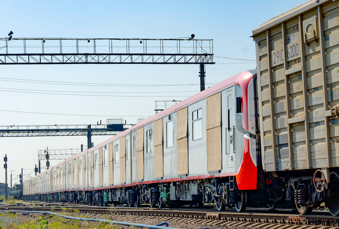 სანქტ-პეტერბურგი, 81-725.1 "Baltiets" № 25073; სანქტ-პეტერბურგი — Metro — Transport of subway cars by railway