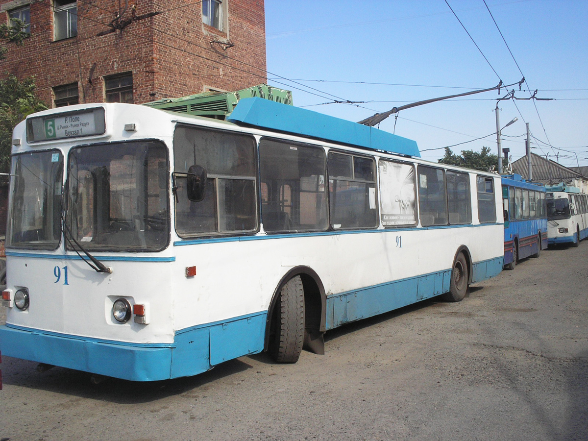 Taganrog, BTZ-5276-01 Nr. 91; Taganrog, DAF Den Oudsten B79T-KM560 / Kiepe Nr. 0148