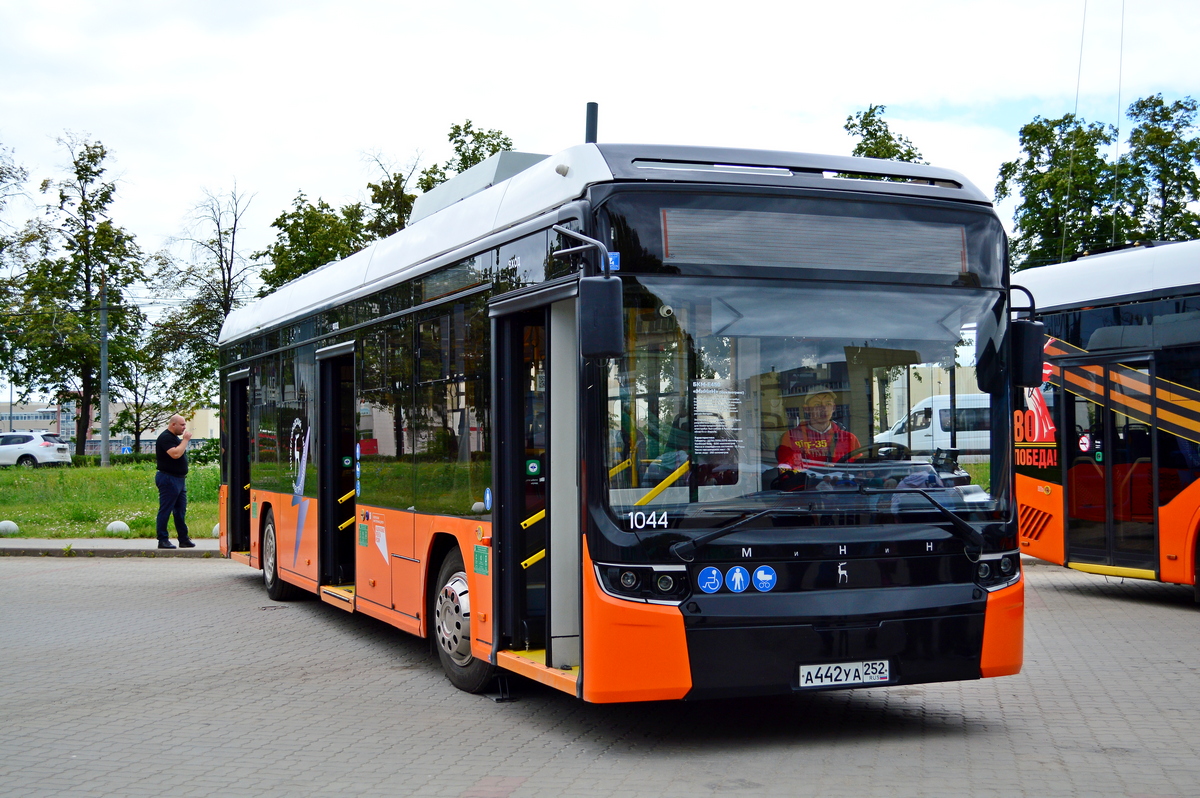 Нижний Новгород, Нижэкотранс-6256 «МиНиН» (БКМ Е450) № 1044; Нижний Новгород — Парад и выставка в честь 78-летия нижегородского троллейбуса 28.06.2025
